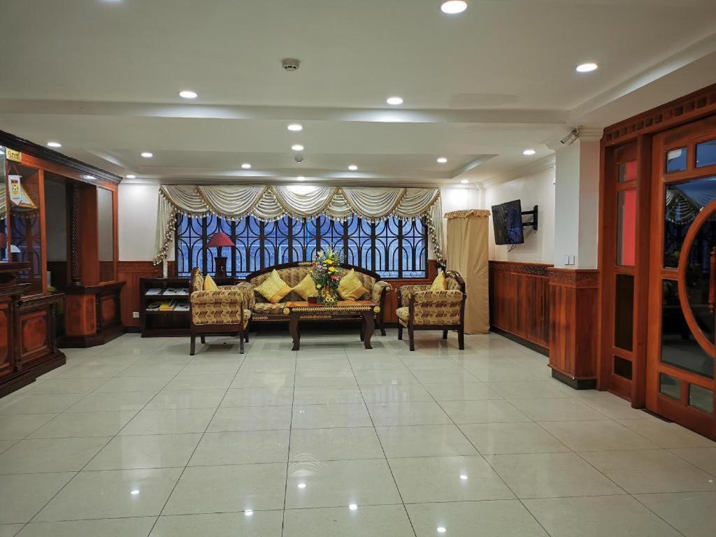 Jun Yue Hotel Phnom Penh Bagian luar foto