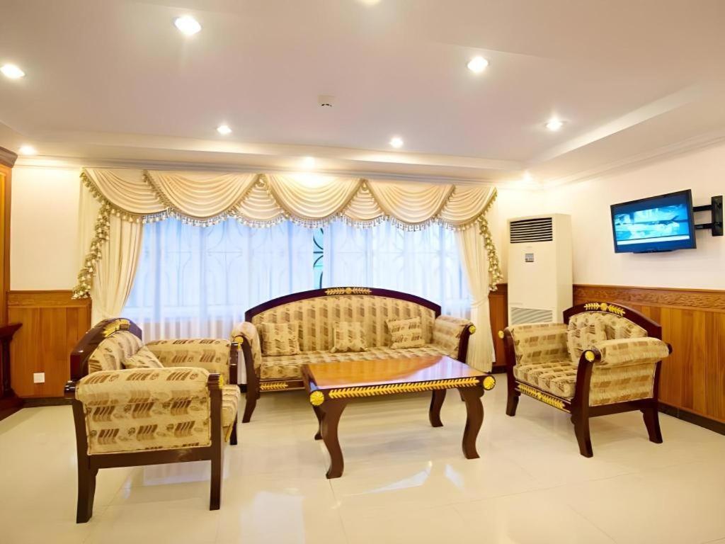 Jun Yue Hotel Phnom Penh Bagian luar foto