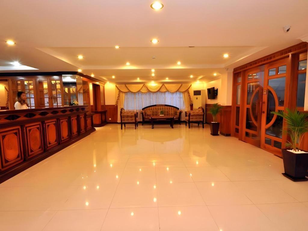 Jun Yue Hotel Phnom Penh Bagian luar foto