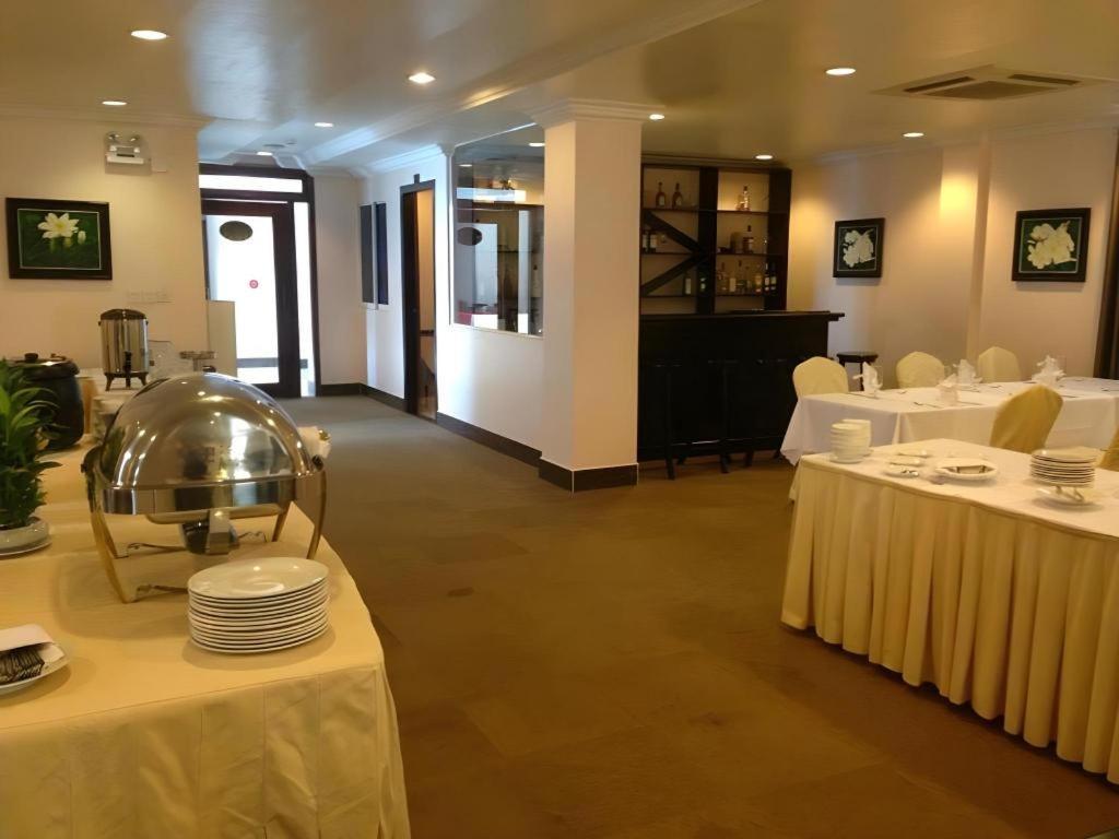 Jun Yue Hotel Phnom Penh Bagian luar foto