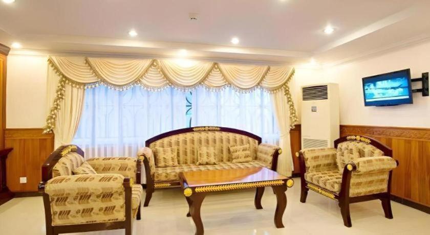 Jun Yue Hotel Phnom Penh Bagian luar foto