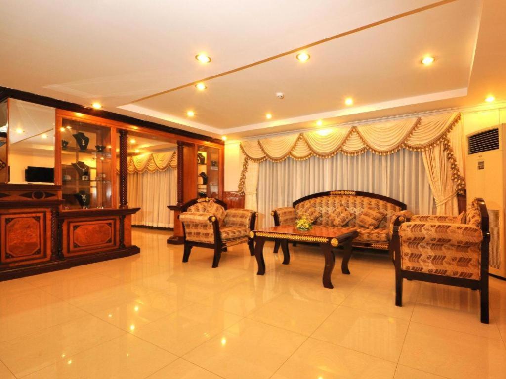 Jun Yue Hotel Phnom Penh Bagian luar foto
