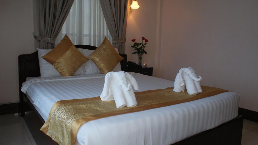Jun Yue Hotel Phnom Penh Bagian luar foto